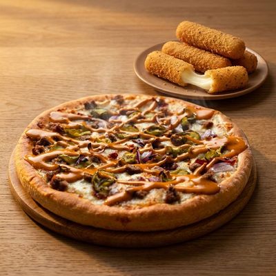 Burger Pizza & Mozzarella Sticks