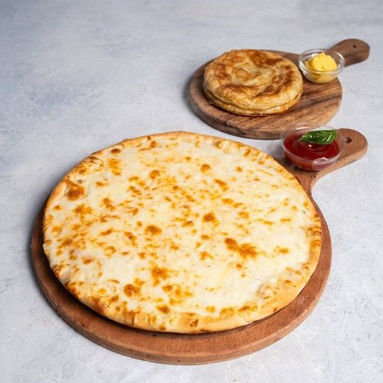 Margherita Pizza & Meshaltet Pie