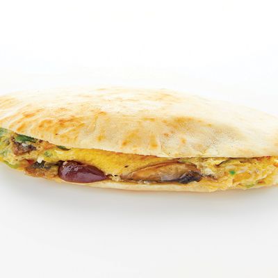 Pizza omelette