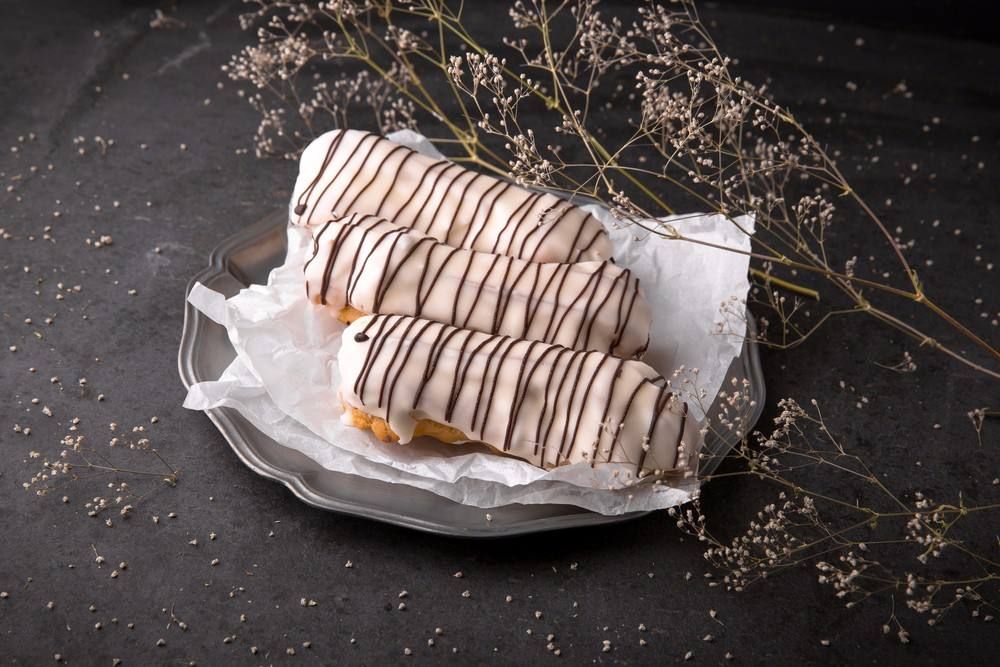 White Chocolate Eclair
