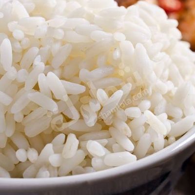 أرز أبيض مع صوص بولونيز