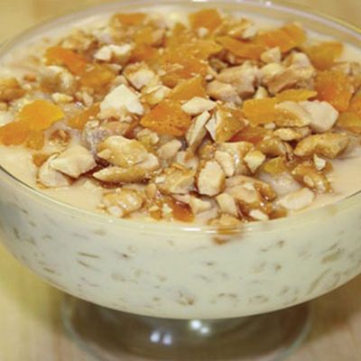 بودنغ الأرز مع المكسرات