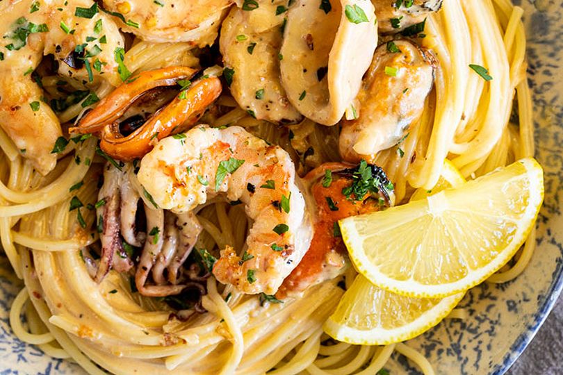 SPAGHETTI SEAFOOD (WHITE - RED)