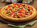 Spicy paprika meat pizza