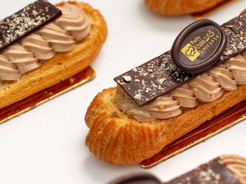 French caramel eclair