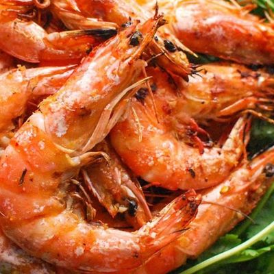 A quarter kilo of large shrimp