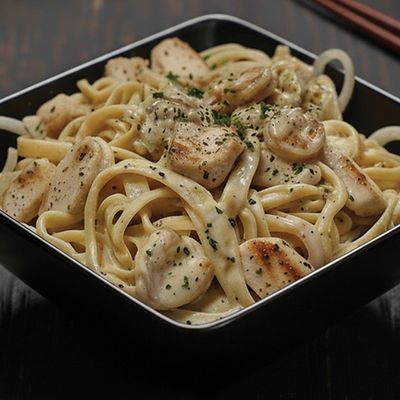 ALFREDO CHICKEN PASTA