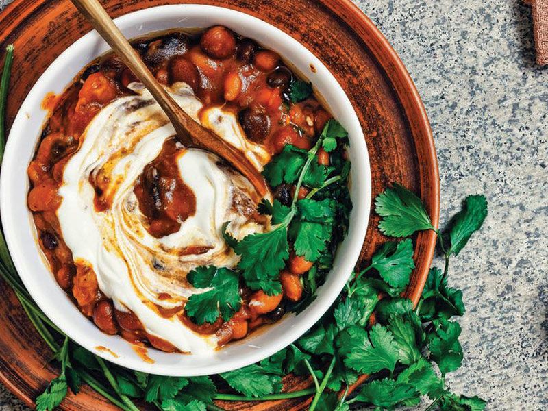 Qeshta With Oriental Sausage Foul Plate