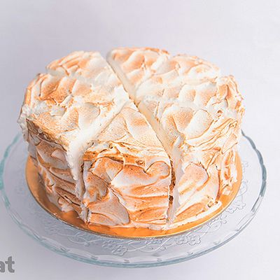 American Lemon Meringue Cake