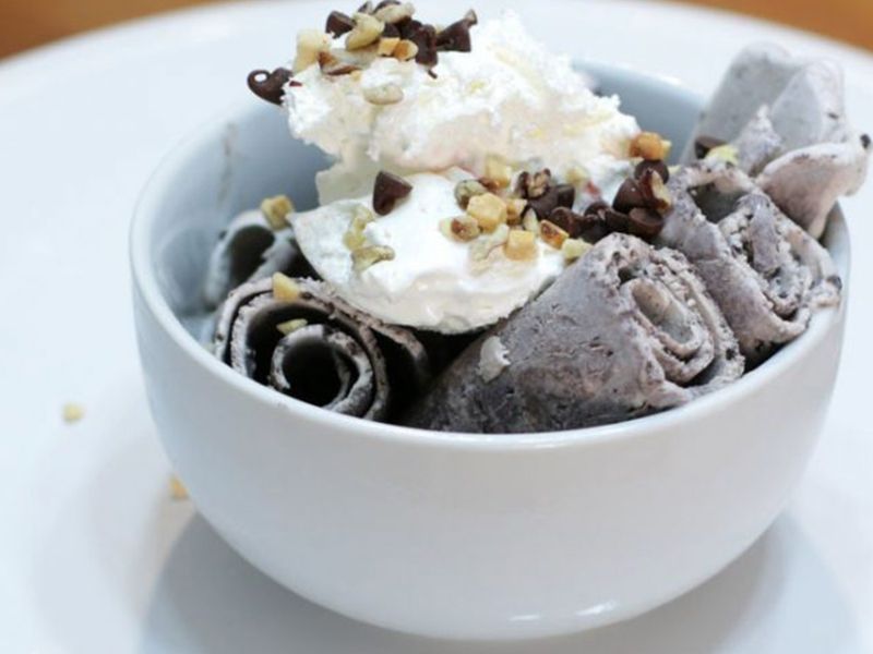 Cookies Ice Cream Roll