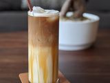 Iced caramel macchiato