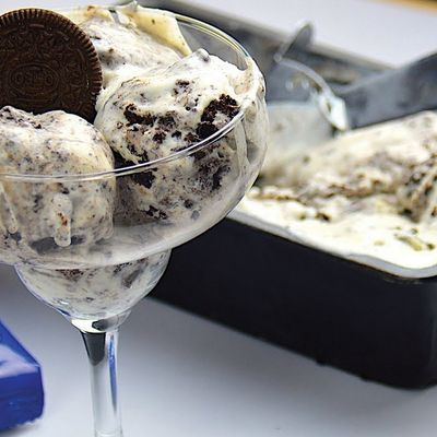 Oreo ice cream with oreo biscuits