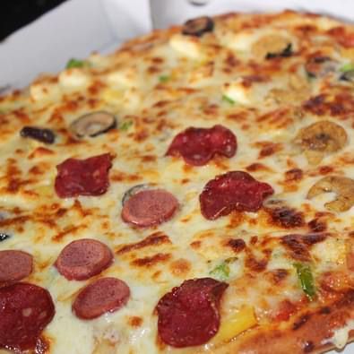 Salami Pizza
