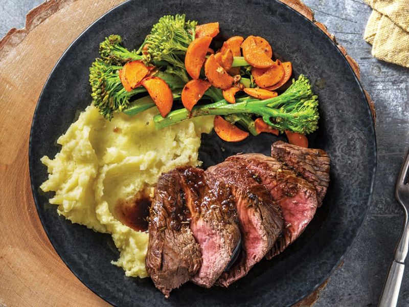 Beef Emince With Mix Cheese Platter