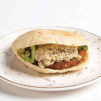 ساندويتش بابا غنوج طعمية