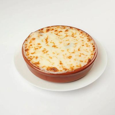 Oven pasta with sausage and white sauce