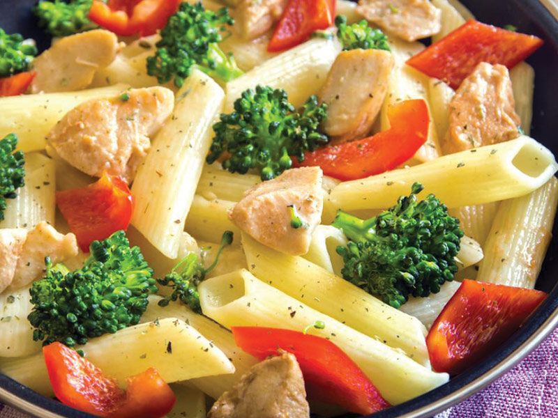 Pasta With Vegetables And Crispy Chicken