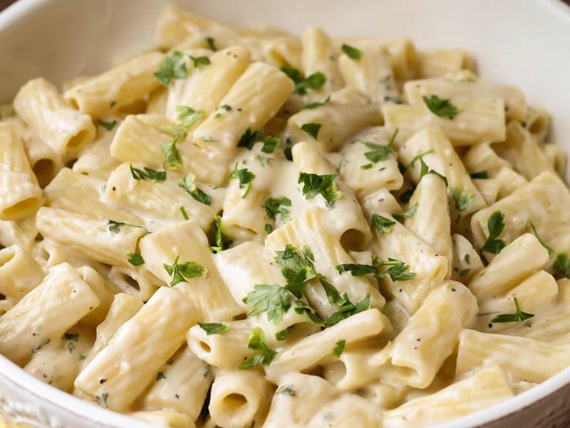 Pasta With White Sauce