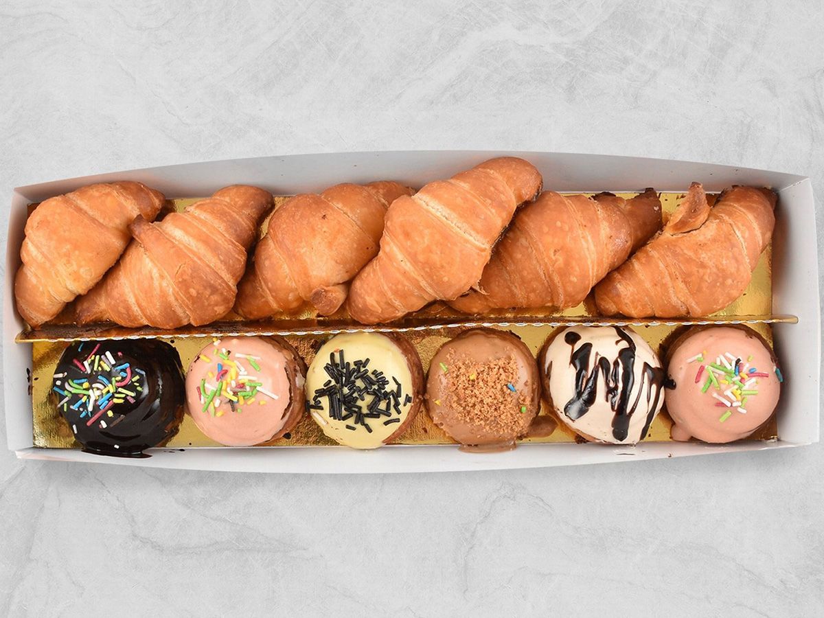Croissant and cinnabon packet 1 piece