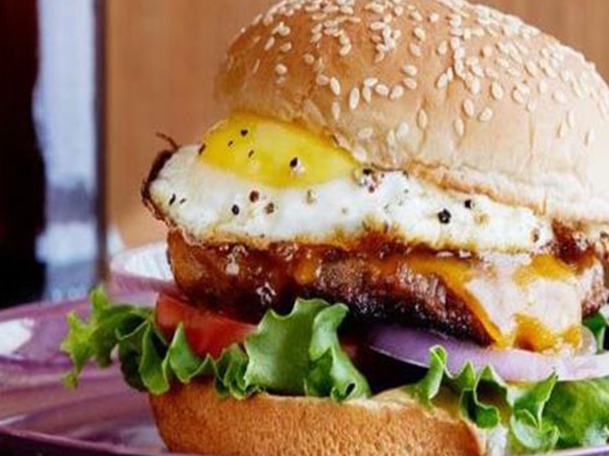 Fino Eggs burger sandwich
