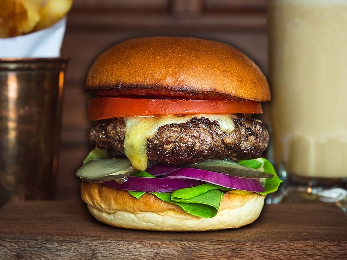 Magnum Quarter Burger