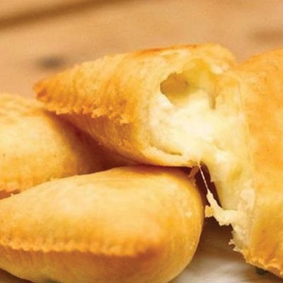 Cheese Barak Platter Samosa (4 pieces)
