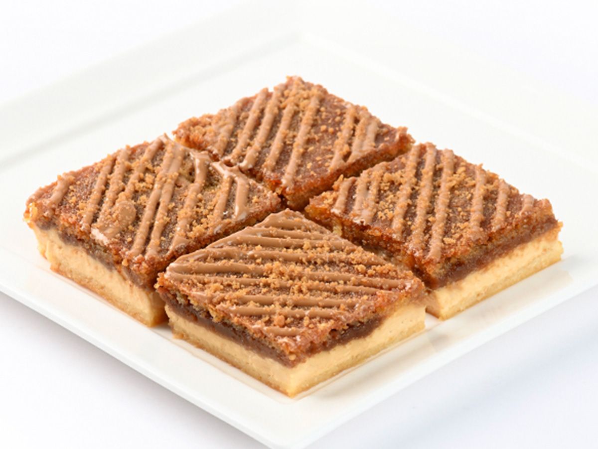 Qeshta Lotus Basbousa Platter