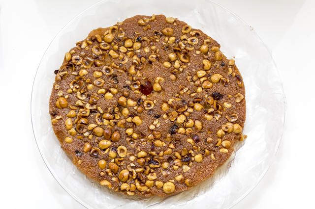 Basbousa Witn Nuts
