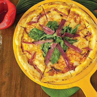 Pastrami pizza