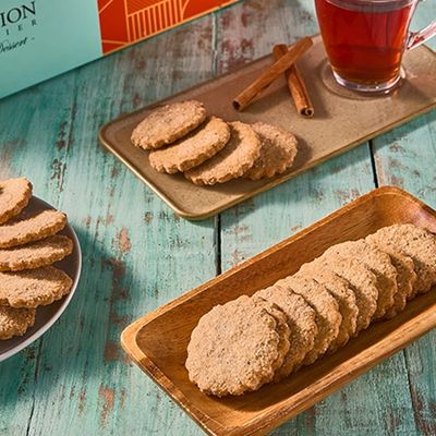 Round Cinnamon Biscuit