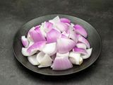 Onions With Da'aa And Lemon