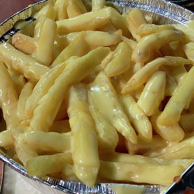 بطاطس مقلية مع جبنة موزاريلا