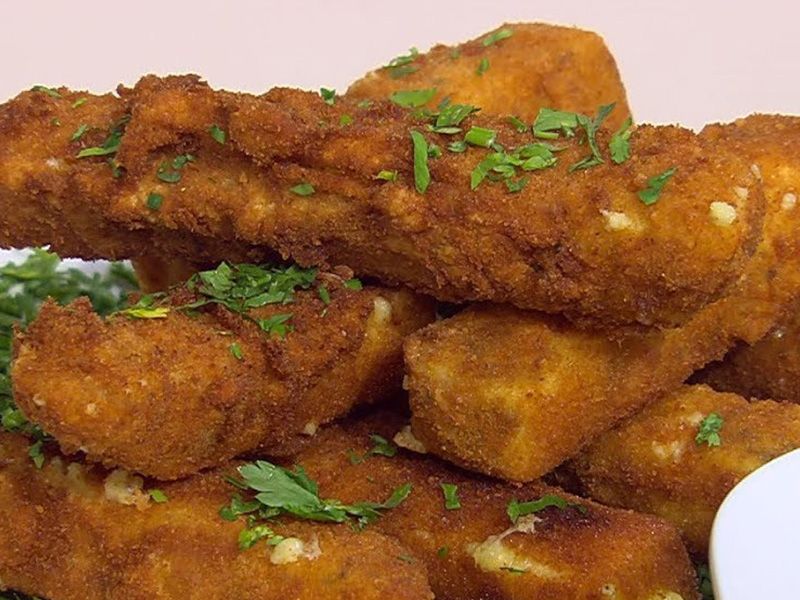 French Fries With Shredded Roumi Cheese Sandwich