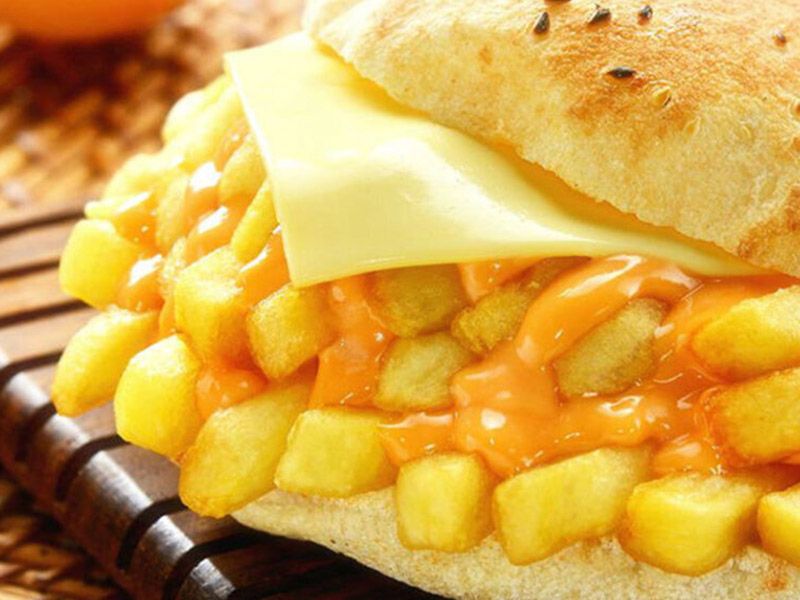 Potato Fingers With Roumi Cheese Sandwich
