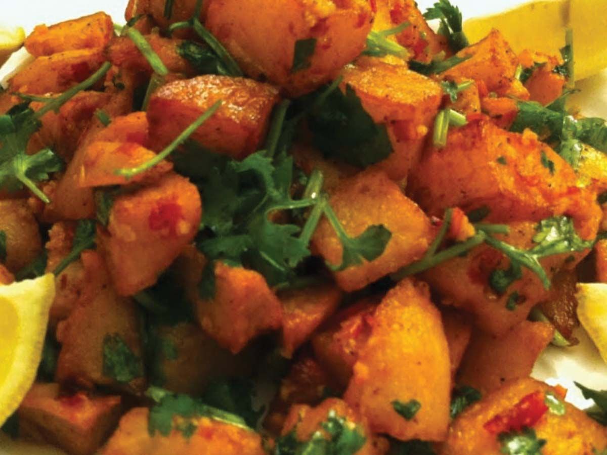 Spicy potatoes with coriander