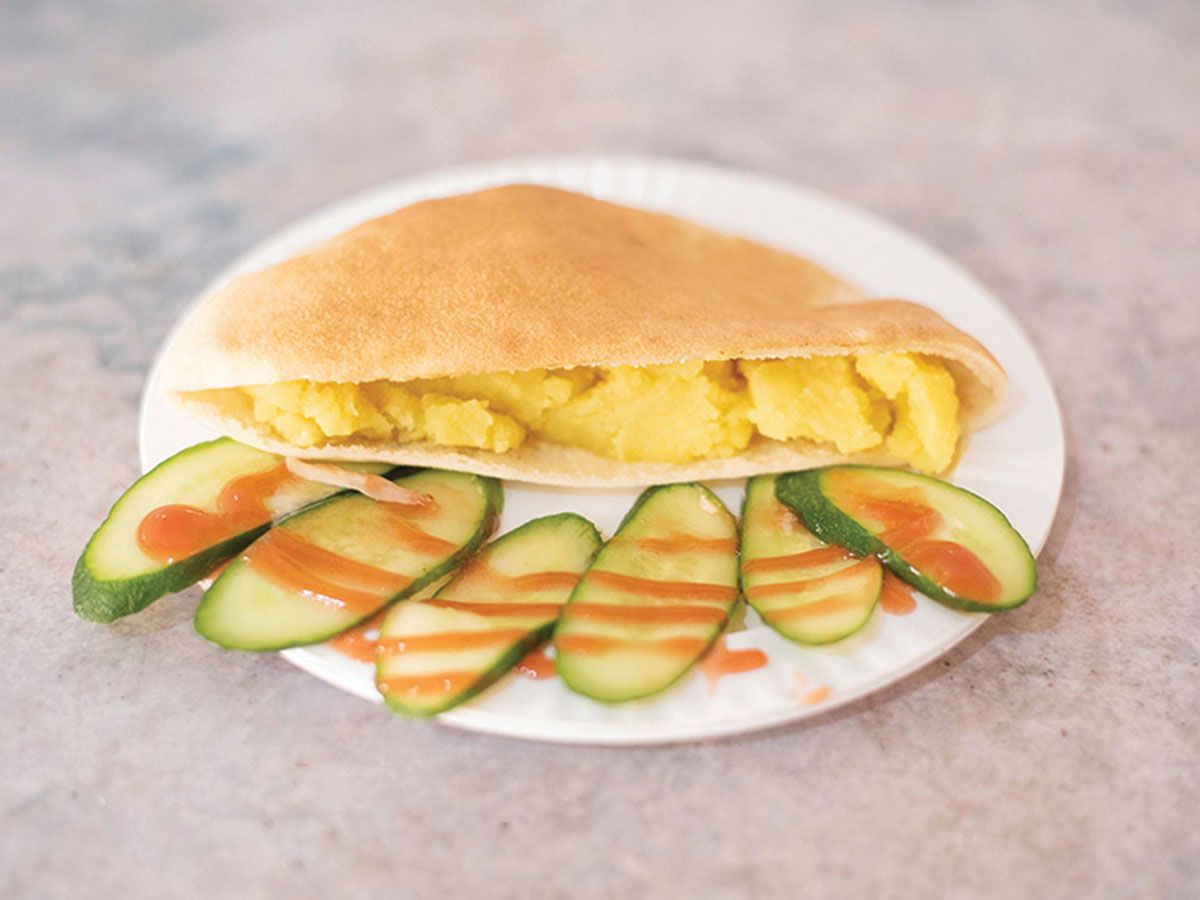 Cheddar potatoes sandwich