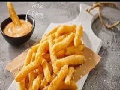 French Fries Platter With Garlic Dip
