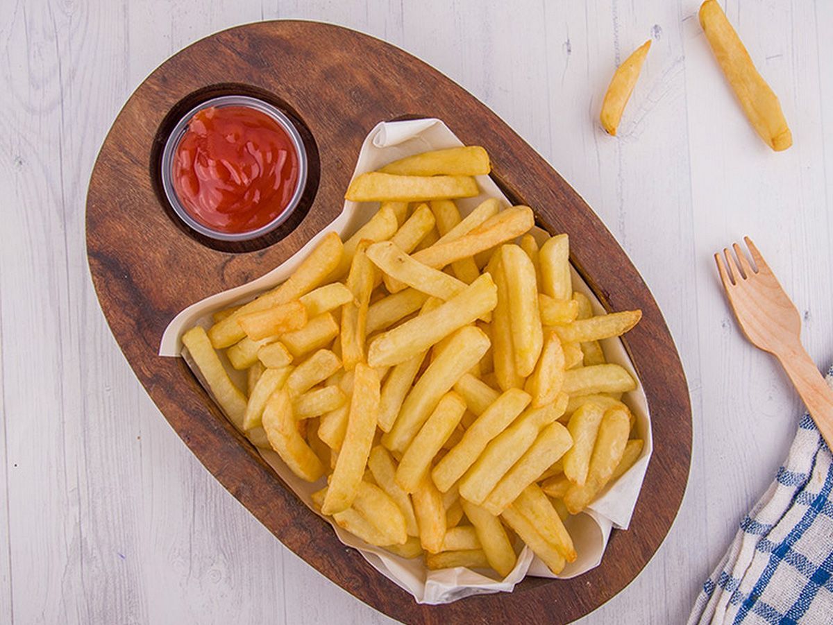 Mayonnaise and ketchup fries