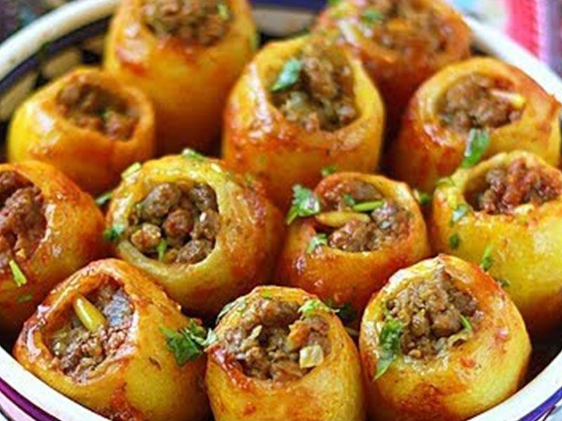 Potatoes stuffed with minced meat