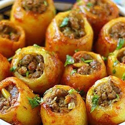 Potatoes stuffed with minced meat