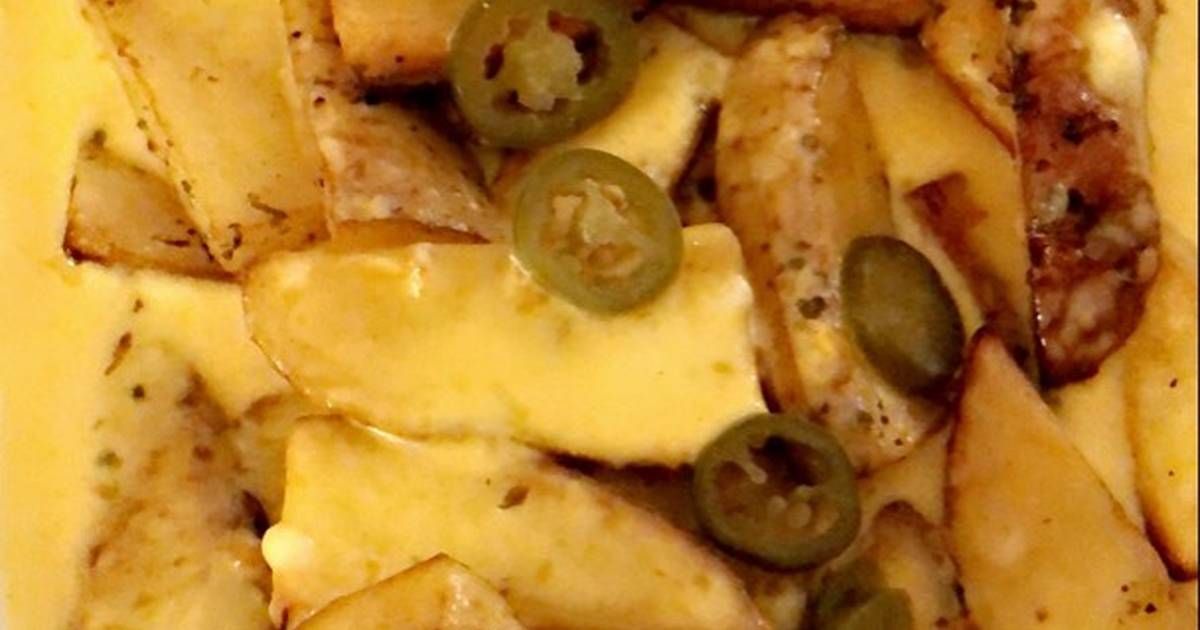 French Fries With Cheddar Cheese And Shetos Platter