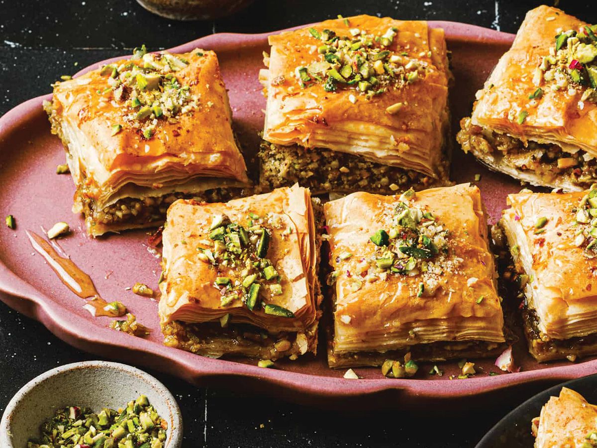 Ain al Sultan with nuts Baklava