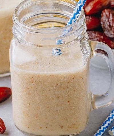 Dates With Milk Juice