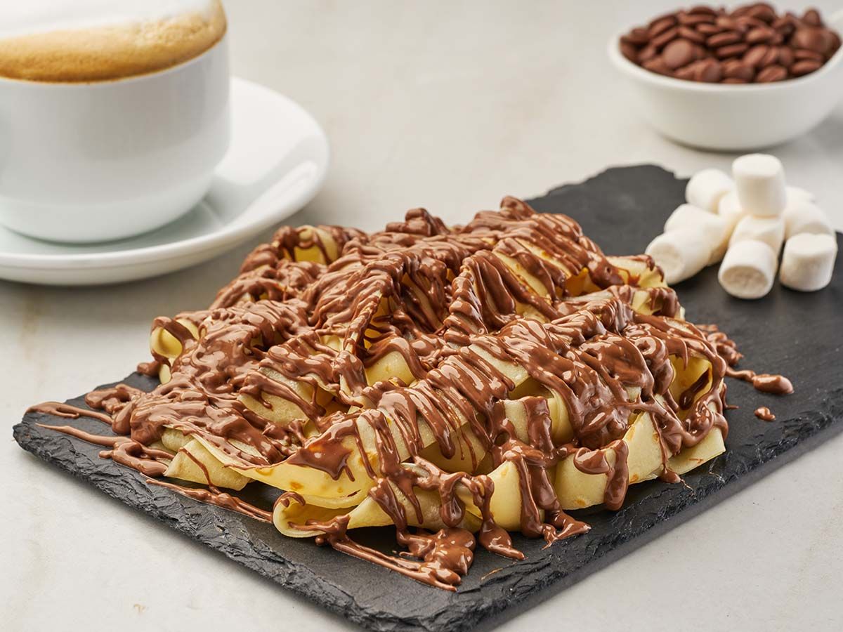 Dates with Qeshta crepe