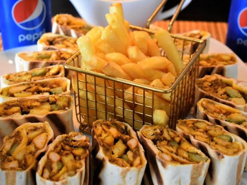 Hakayet Damshaq Chicken Shawerma Box