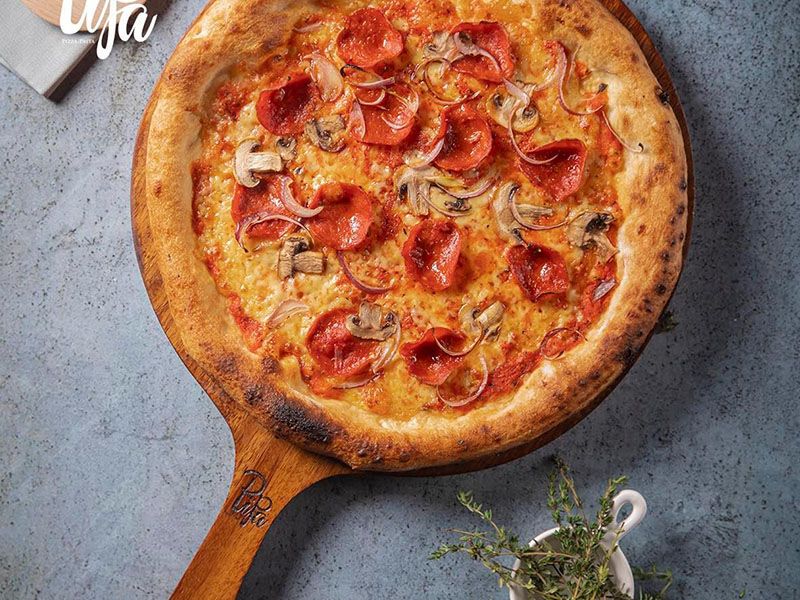 Pepperoni With Portobello Mushroom Pizza