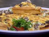 Bolognese pizza