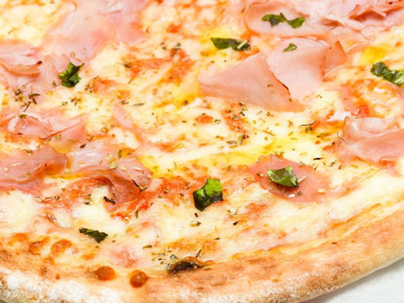 Roumi Cheese Pizza