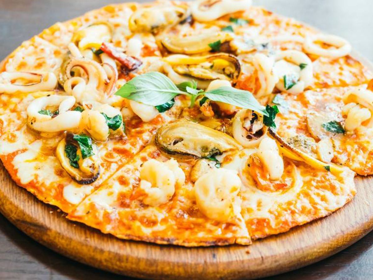 Seafood Pizza