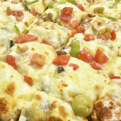 Oriental chicken pizza